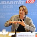 Annelie Buntenbach, DGB-Vorstandsmitglied, bei der Vorstellung des Aktionsplans „Zukunft für Kinder – Perspektiven für Eltern in SGB II“. Foto: DGB/Steinle